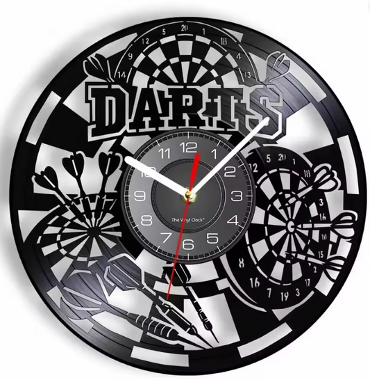 Uhr aus Alter Schallplatte im Darts Design